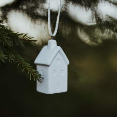 Keramik Weihnachtshäuschen BYHUS NR 1 | Storefactoryn