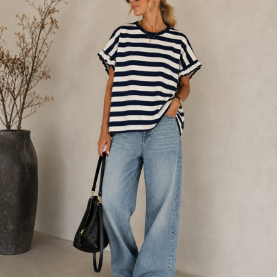 T-Shirt mit Rüschenärmeln | Lässiger Streifenlook | Dunkelblau