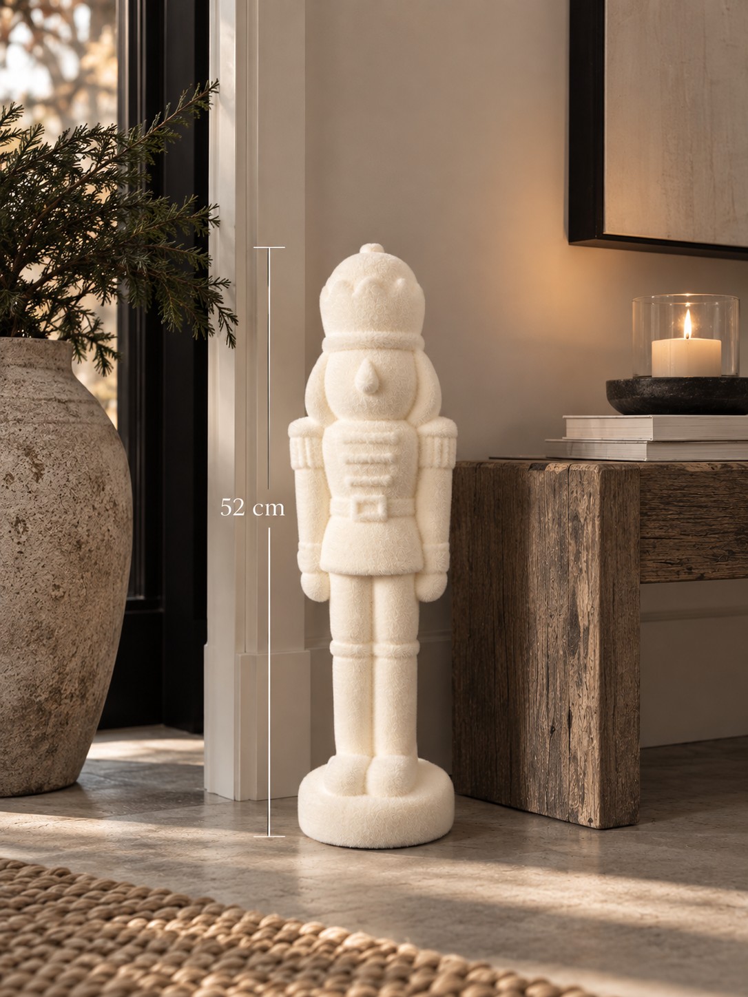 Beflockter Nussknacker | H52cm | Creme