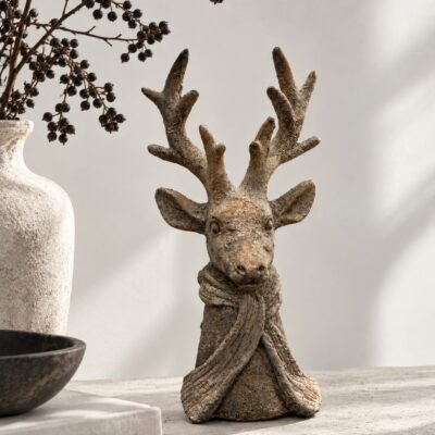 Deko-Hirsch mit Schal 22 cm | Hirsch Weihnachtsdeko in Steinoptik