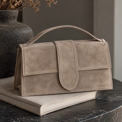 Wildleder Handtasche in Taupe mit Griff und Schulterriemen