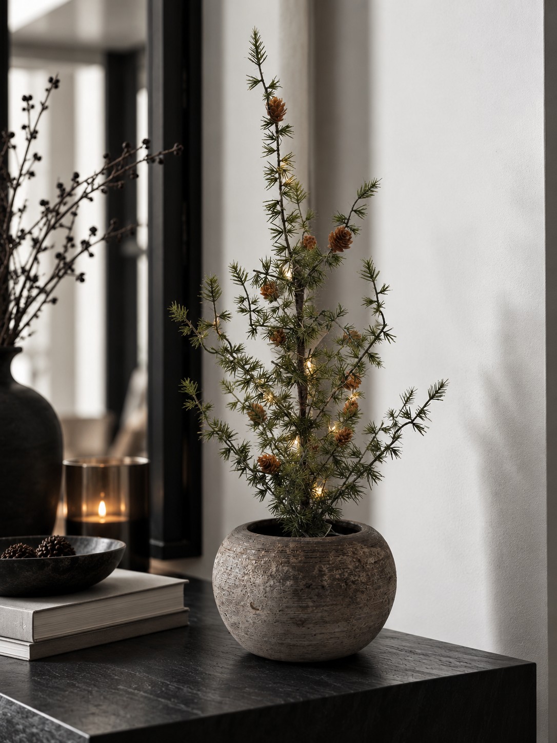 Künstliche Zeder mit LED, Timer & Zapfen | ca. 42 cm