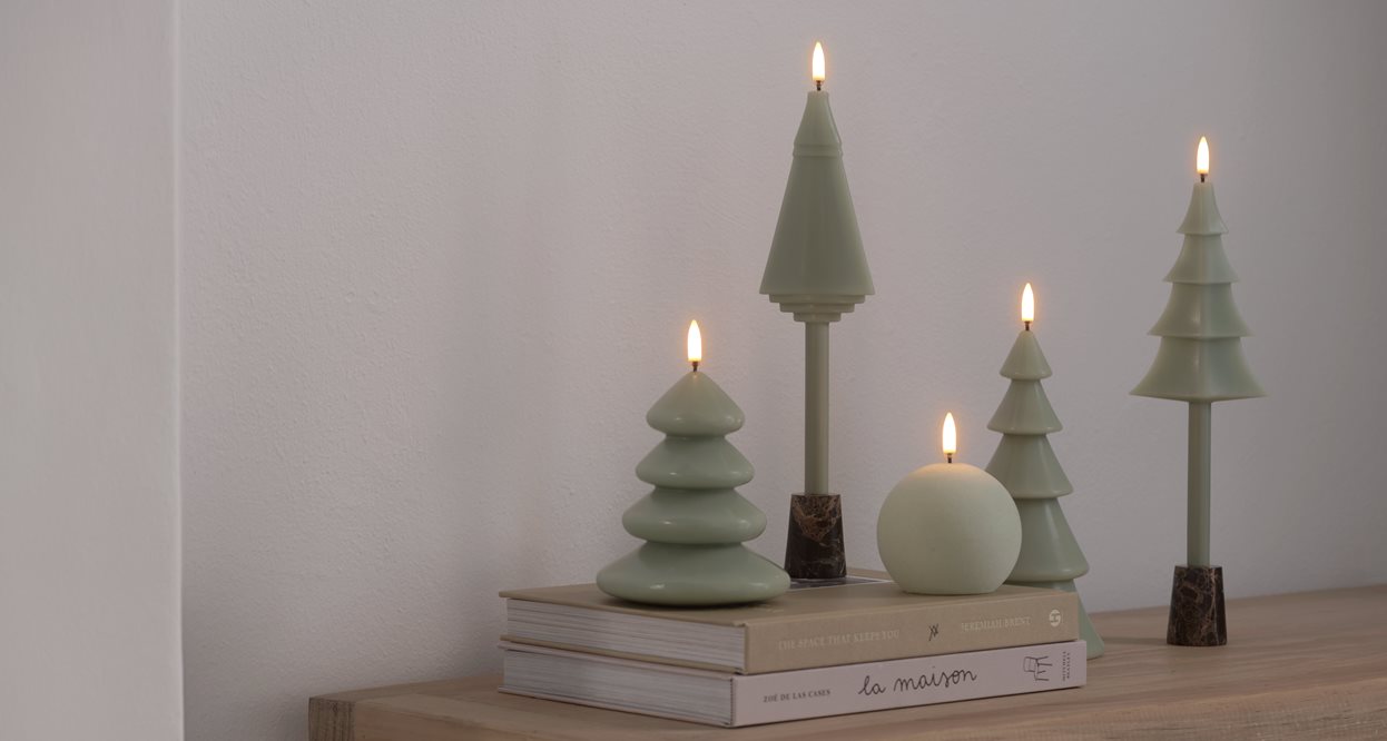 Uyuni LED Mini Taper Tree Candle | Sage Green – Bild 2